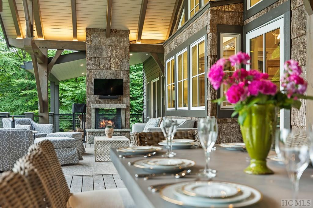 580 Falls Drive West