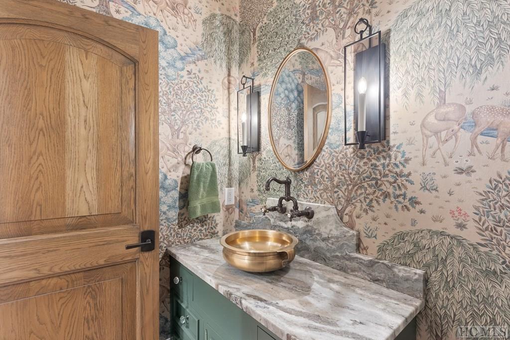 580 Falls Drive West