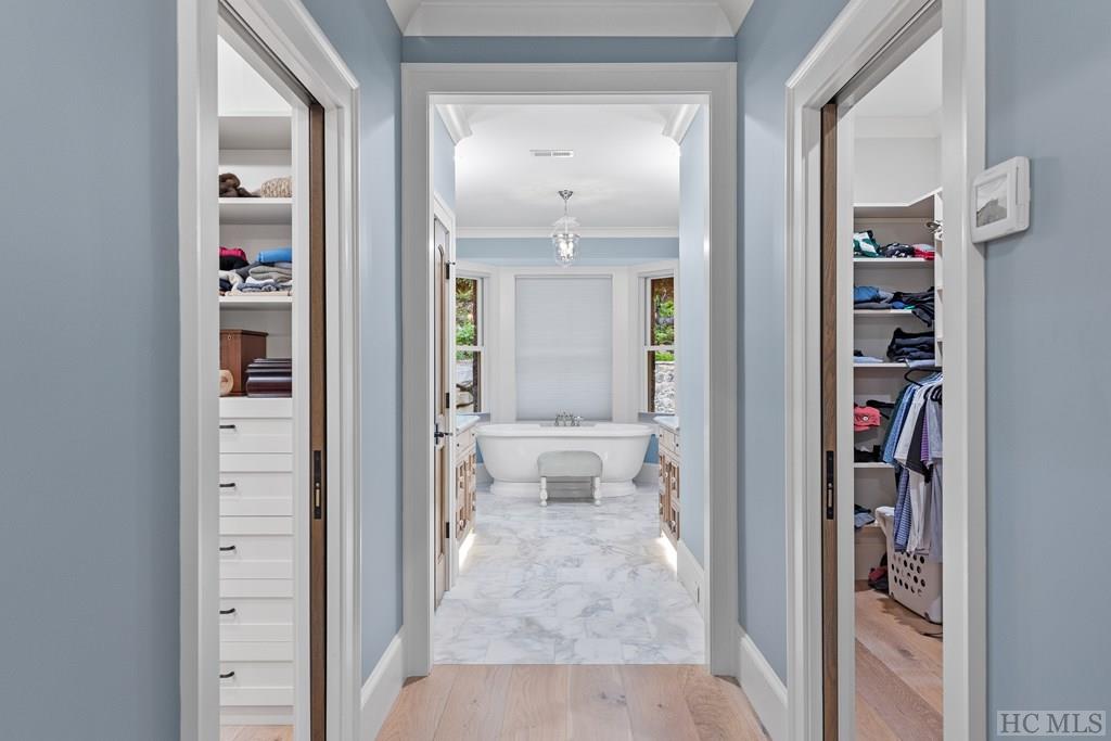 580 Falls Drive West