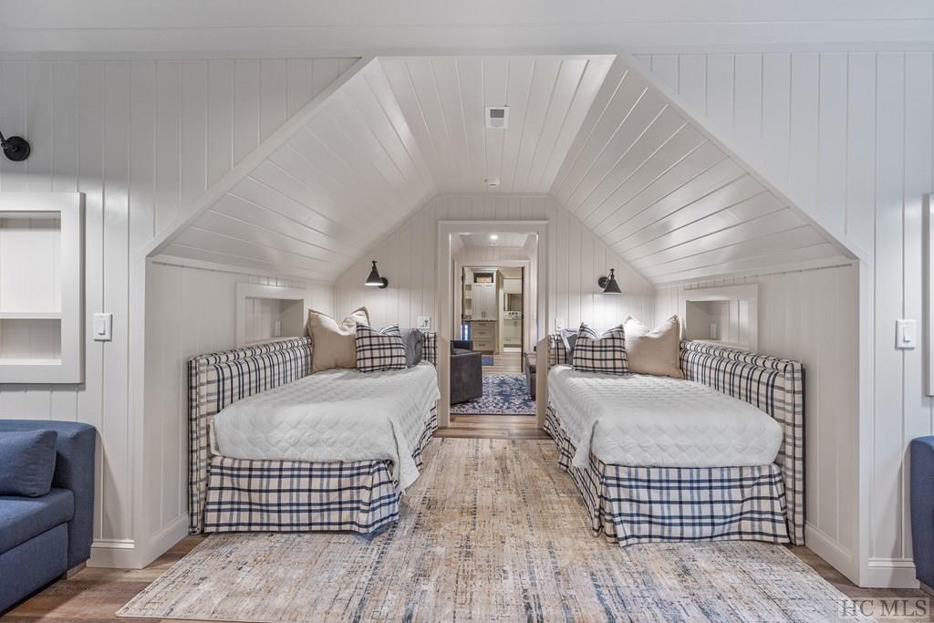 580 Falls Drive West