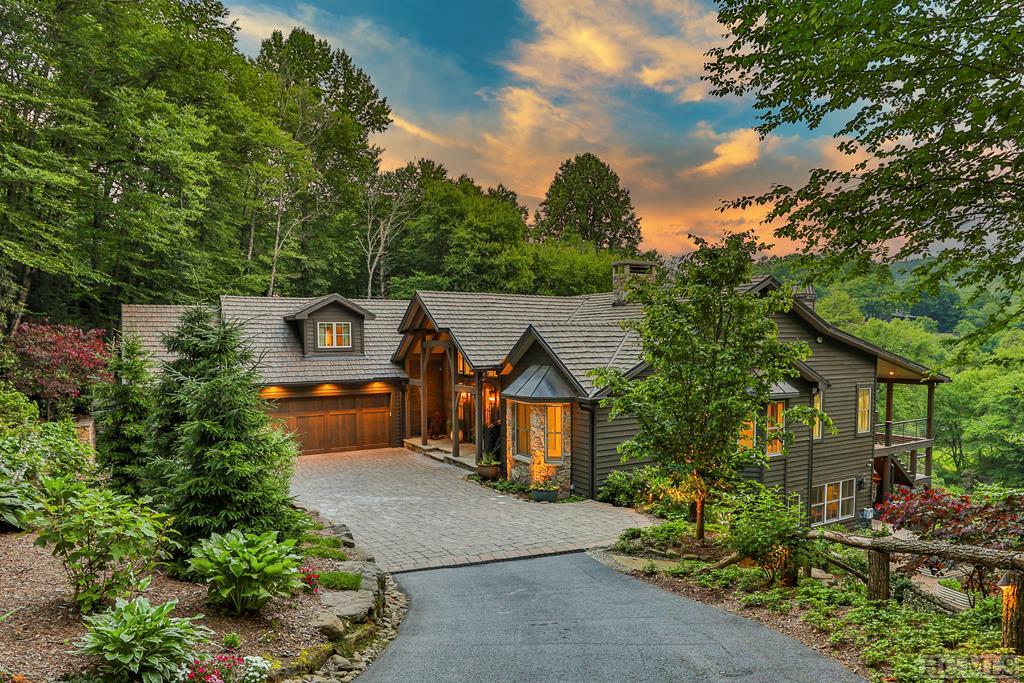 580 Falls Drive West