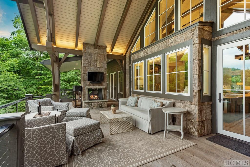 580 Falls Drive West