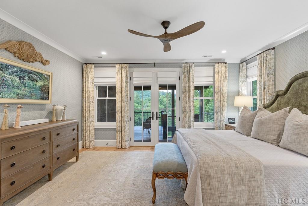 580 Falls Drive West