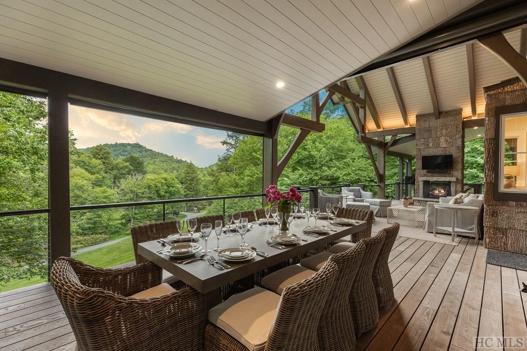 580 Falls Drive West