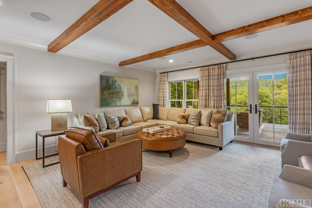 580 Falls Drive West