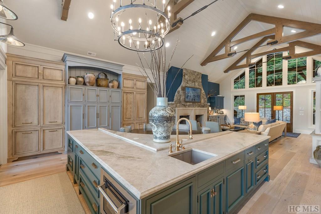 580 Falls Drive West