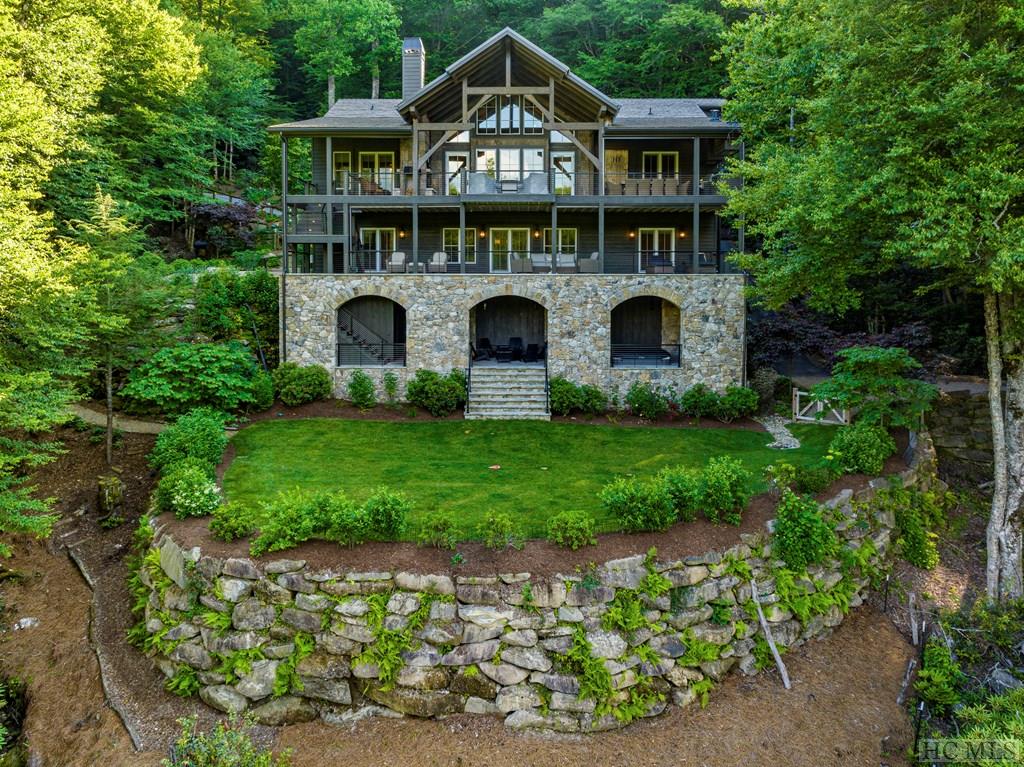 580 Falls Drive West