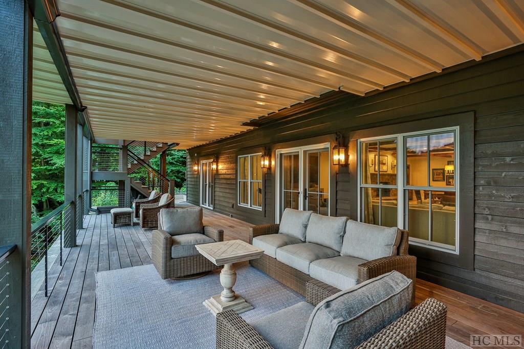 580 Falls Drive West