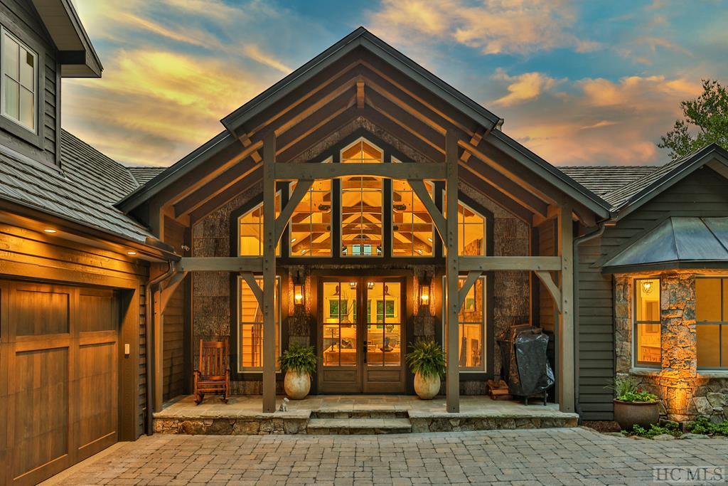 580 Falls Drive West