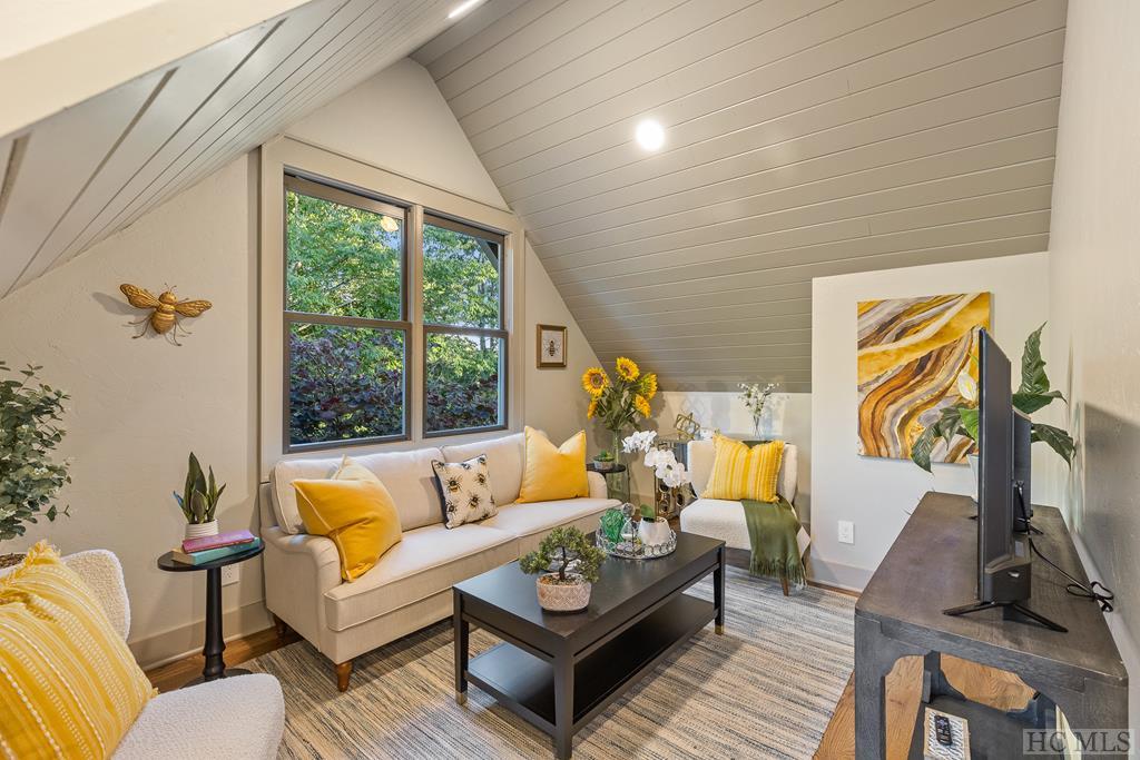 34 Milkweed Trail