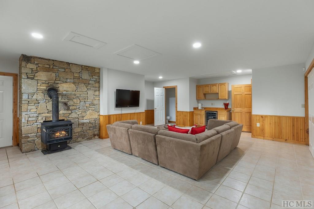 1004 Fairway Drive