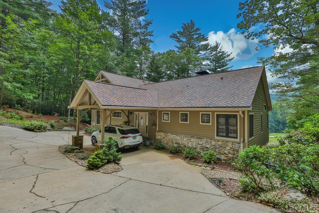 1004 Fairway Drive