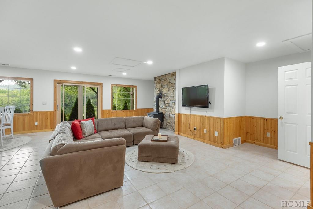 1004 Fairway Drive