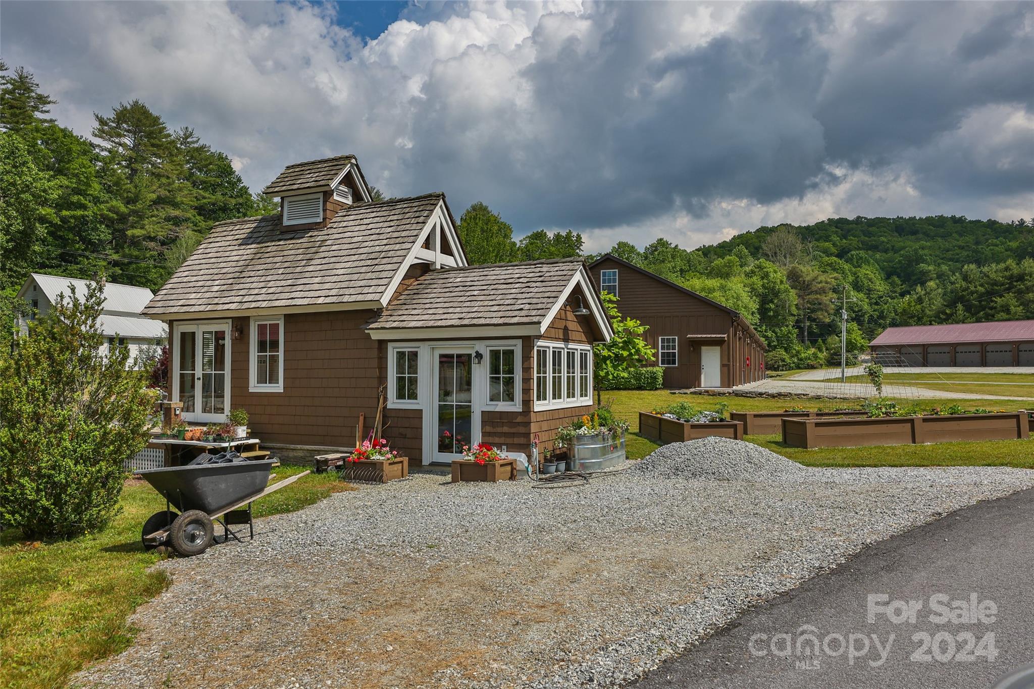 B2-U3 Shiver Road Unit: U3