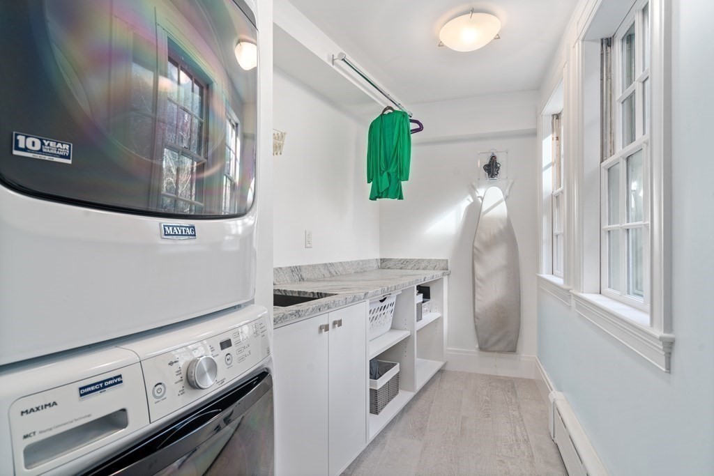 17 W Cedar St
