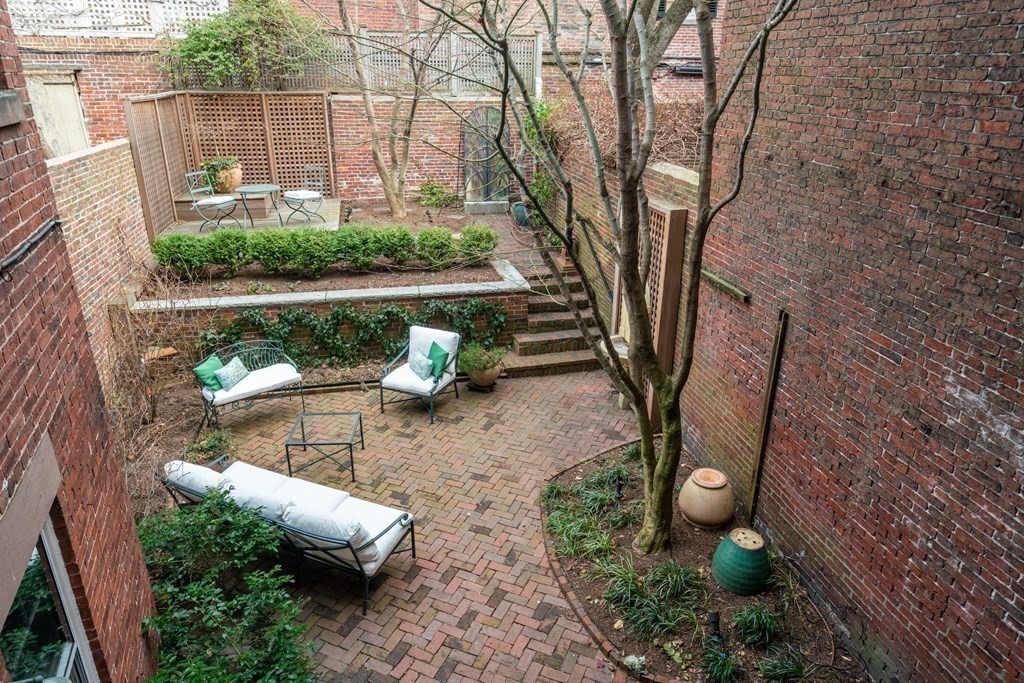 17 W Cedar St