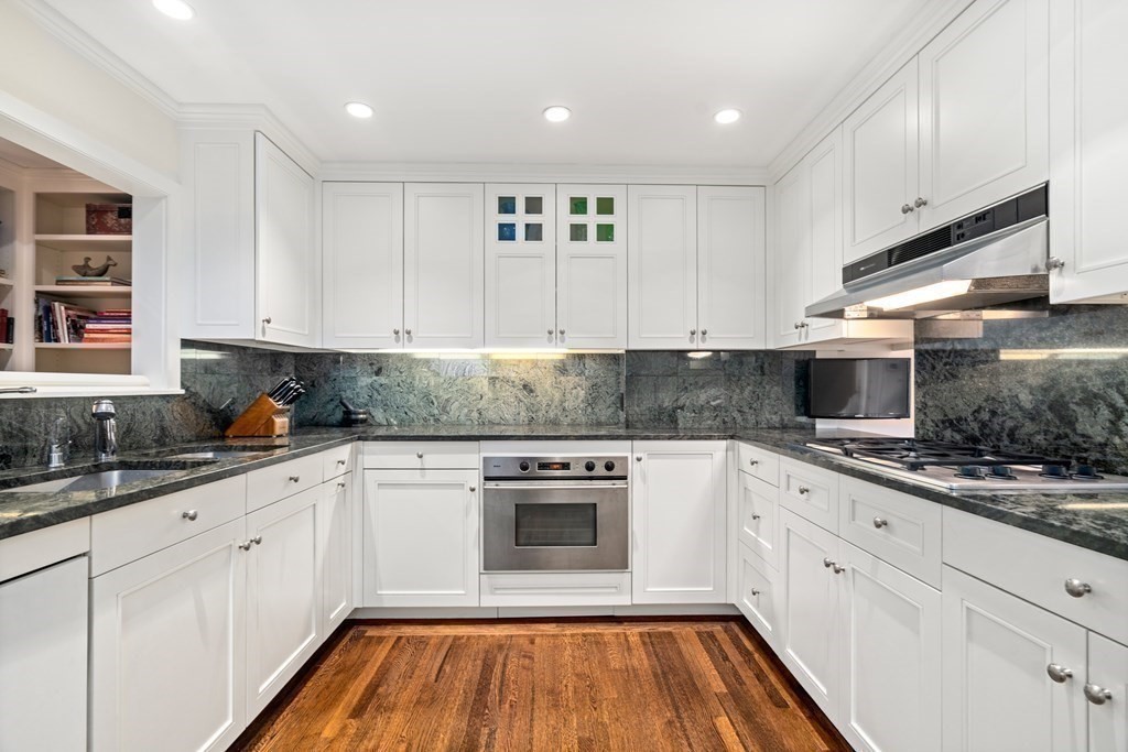 17 W Cedar St