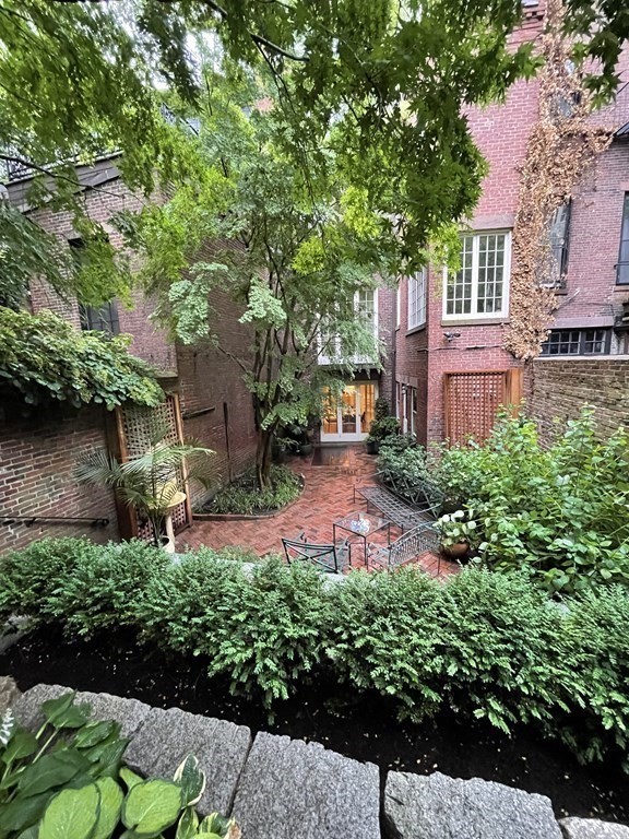 17 W Cedar St