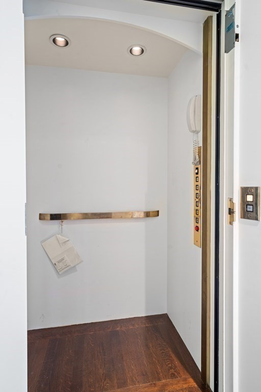 17 W Cedar St