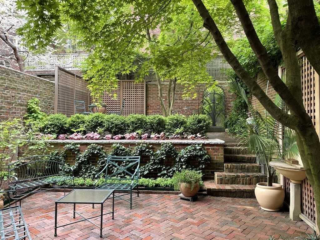 17 W Cedar St