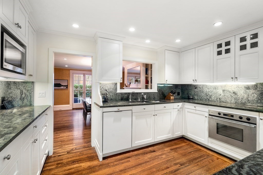 17 W Cedar St