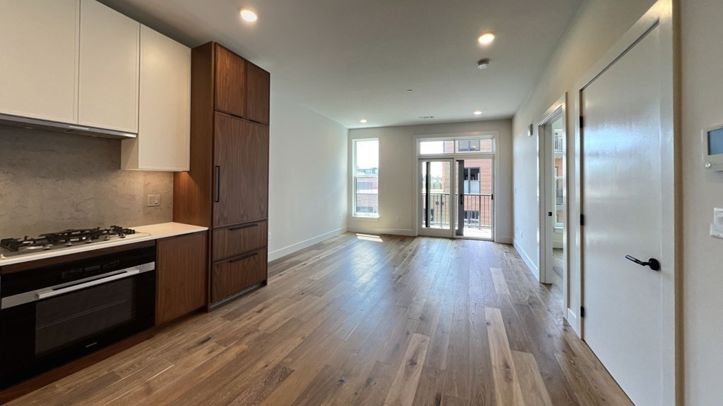 566 Columbus Ave # 212