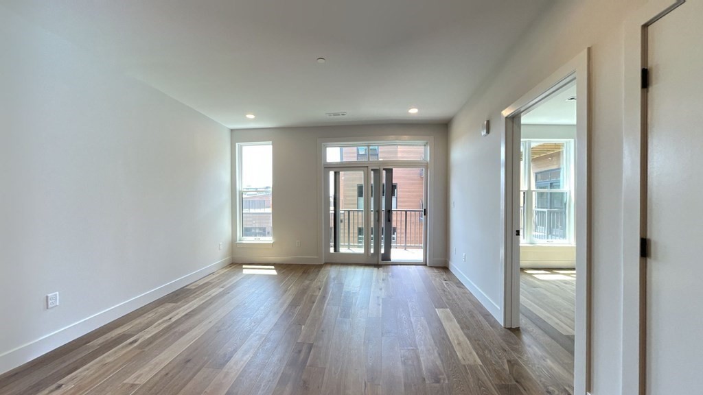 566 Columbus Ave # 212