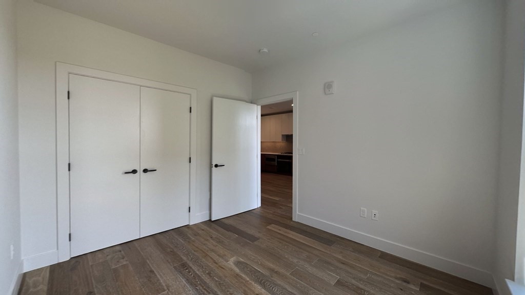 566 Columbus Ave # 212