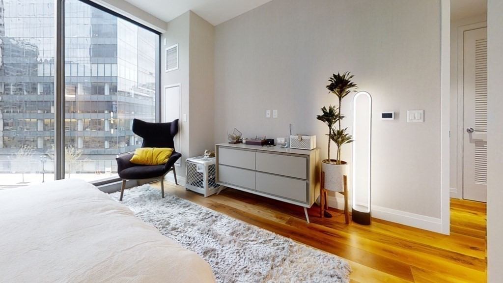 300 Pier 4 Blvd # 4N