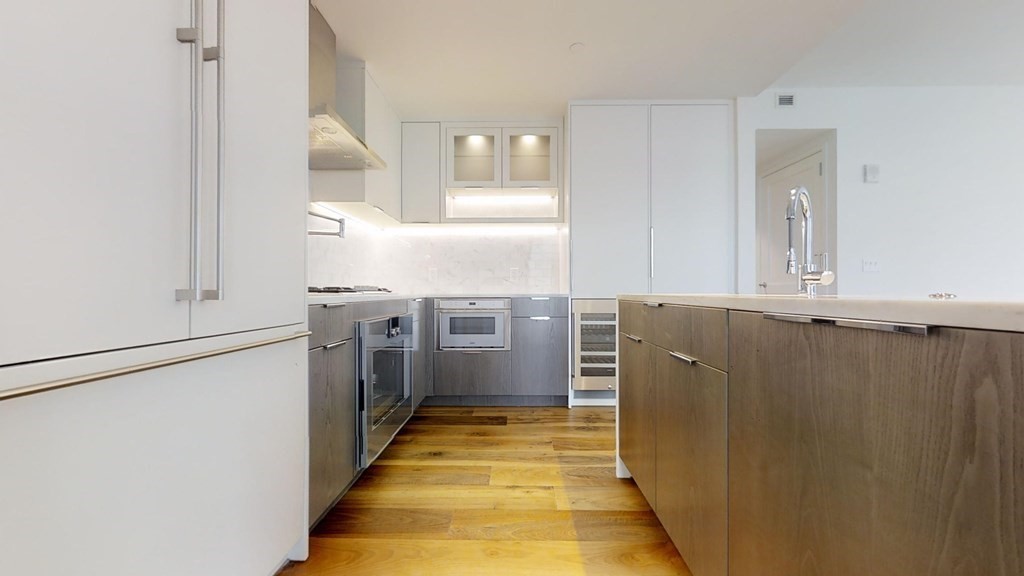 300 Pier 4 Blvd # 4N