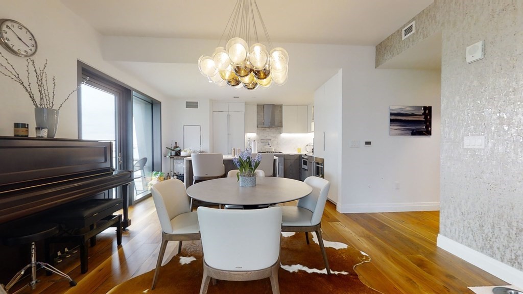 300 Pier 4 Blvd # 4N