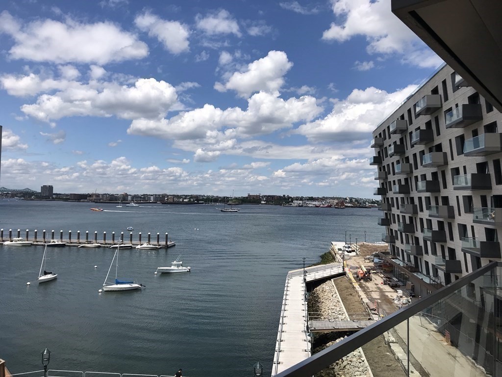 300 Pier 4 Blvd # 4N