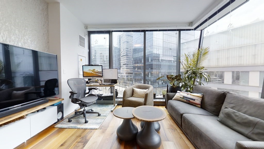 300 Pier 4 Blvd # 4N