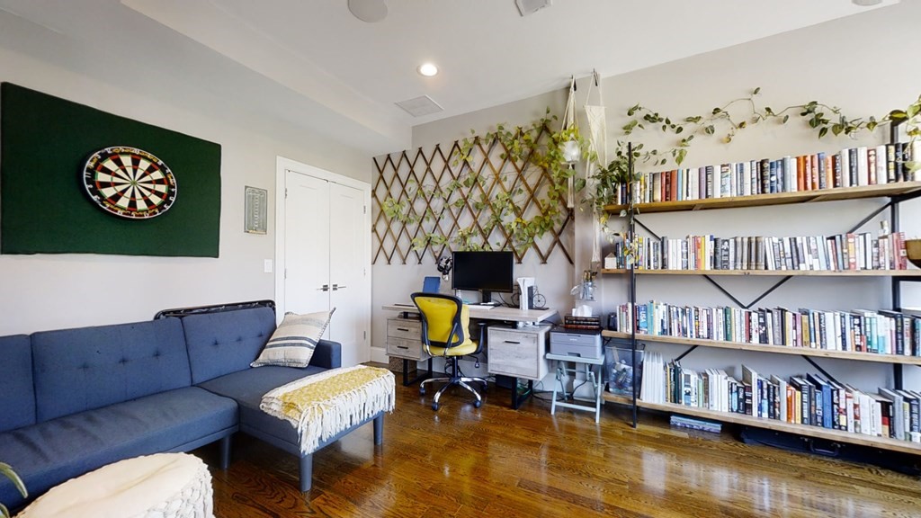 275 Old Colony Ave # 3