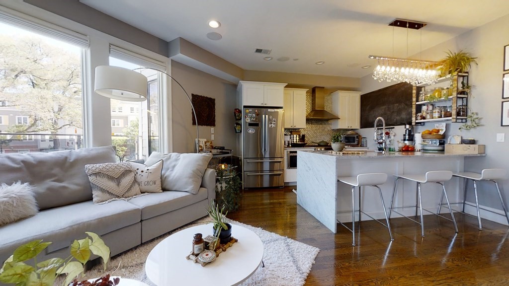 275 Old Colony Ave # 3