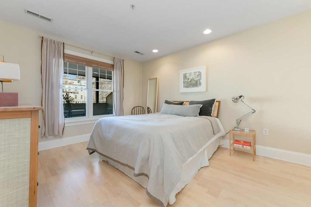 1306 Columbia Rd # 5C