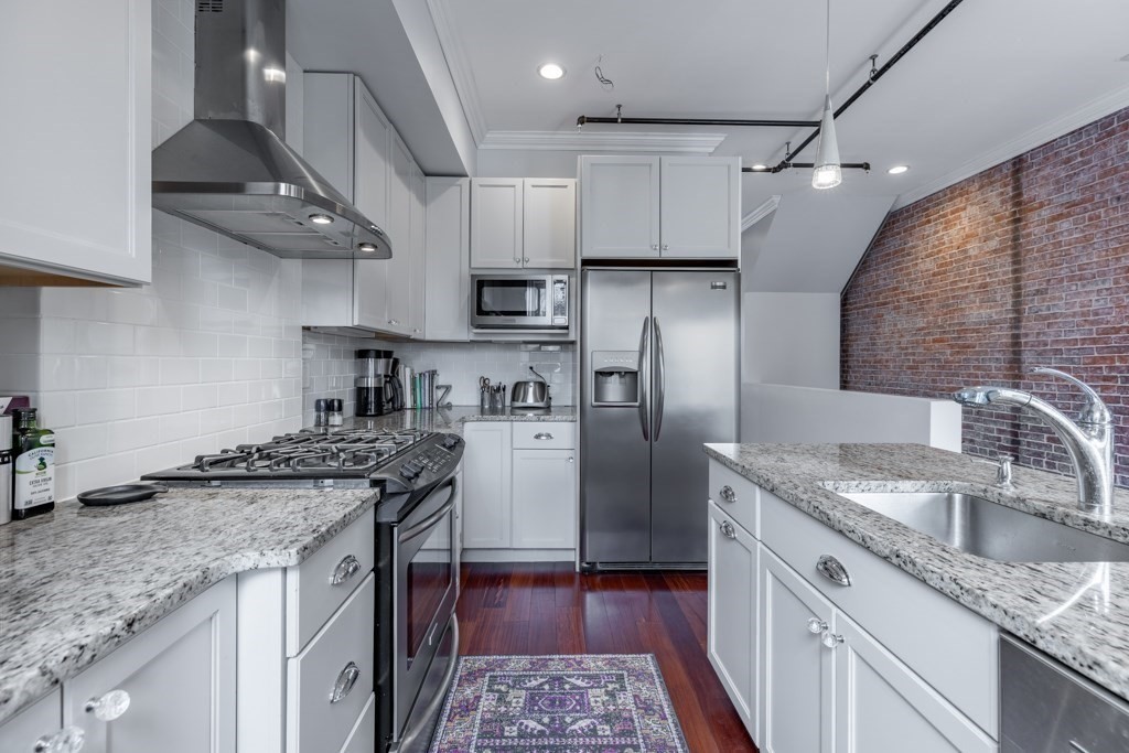 123 Saratoga Street # 2