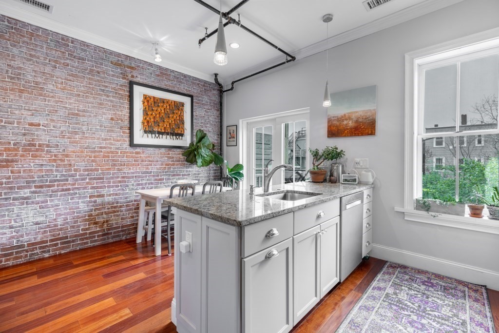 123 Saratoga Street # 2