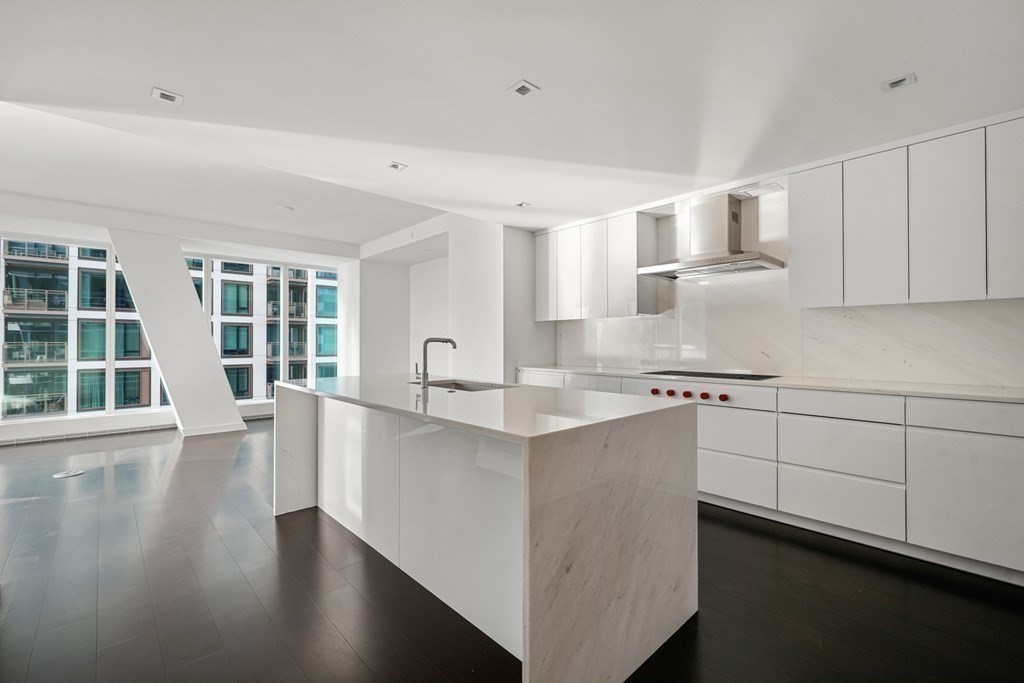 150 Seaport Blvd # 10G