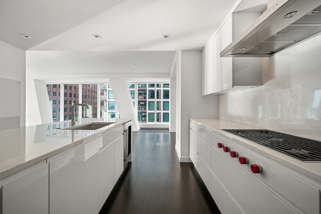 150 Seaport Blvd # 10G