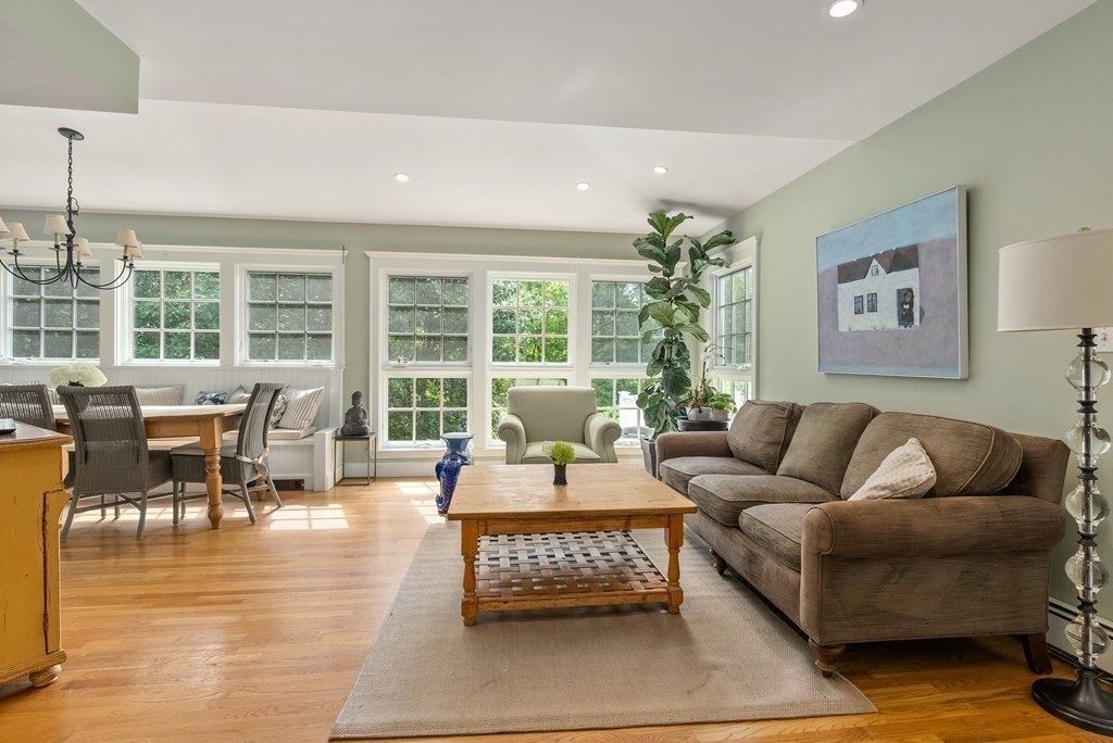 208 Dover Rd