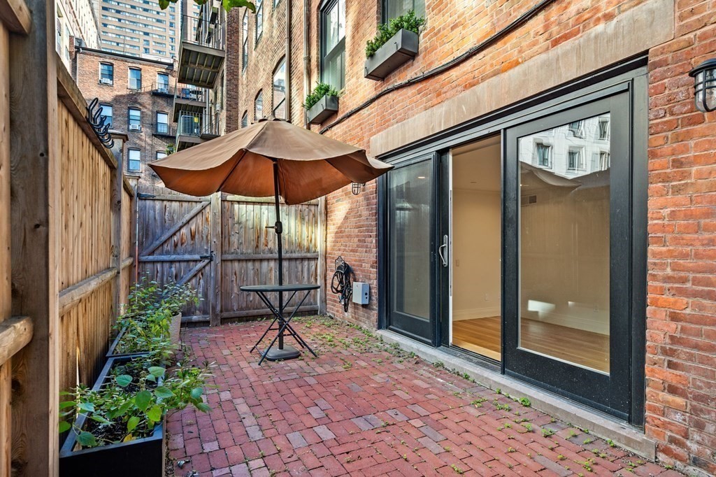 67 St Botolph St # A