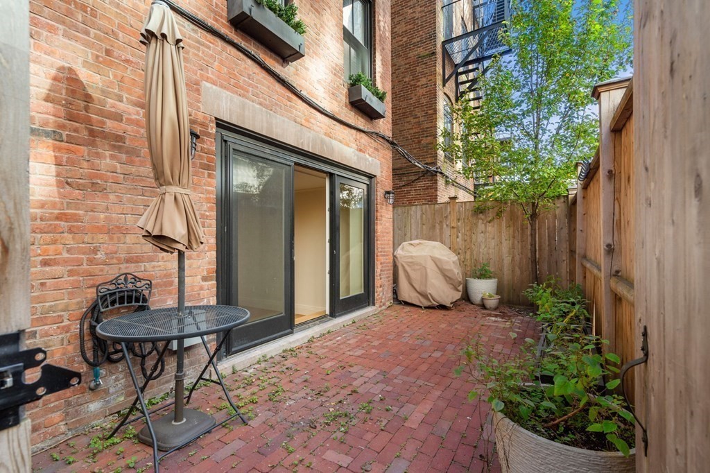 67 St Botolph St # A