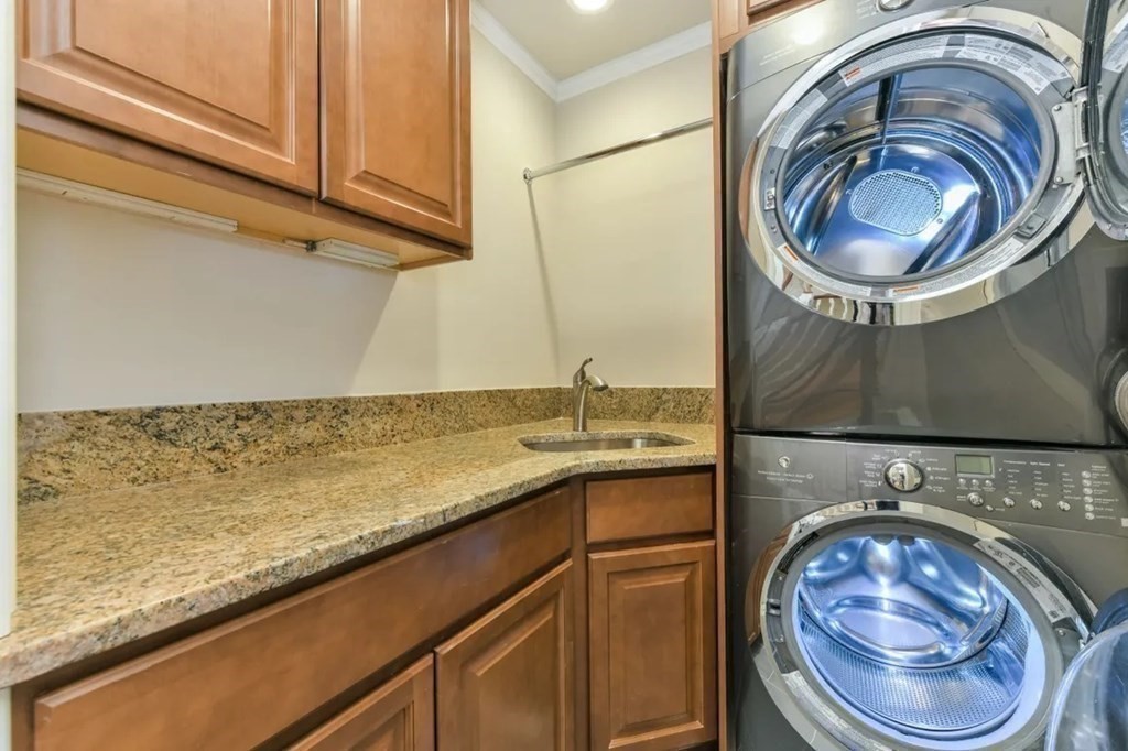 214 Beacon PH