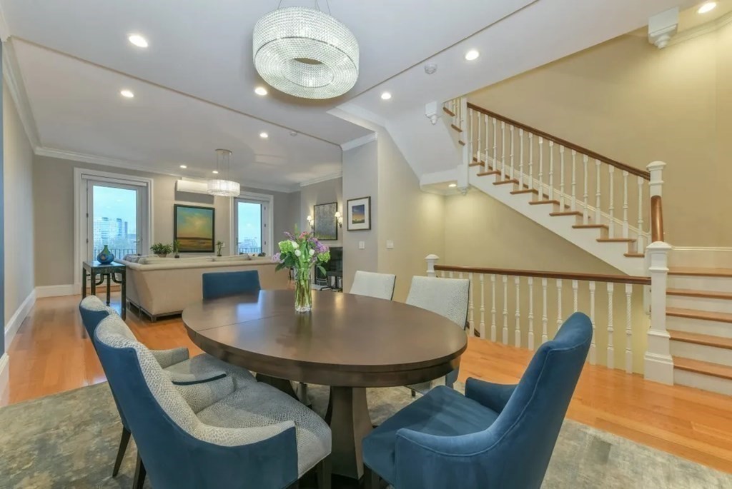 214 Beacon PH