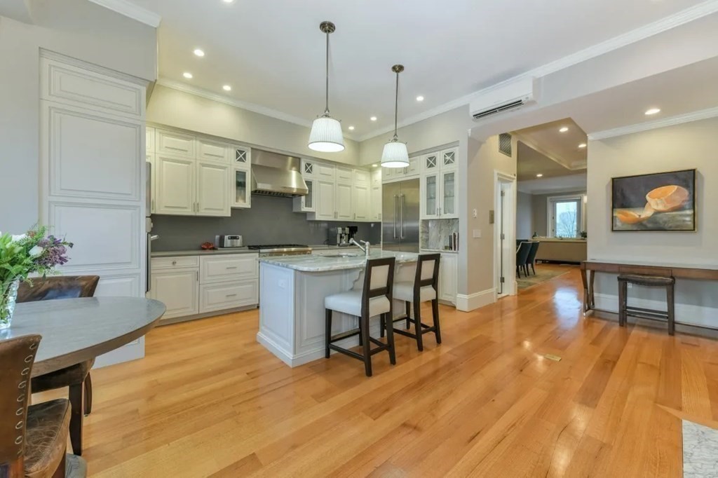 214 Beacon PH