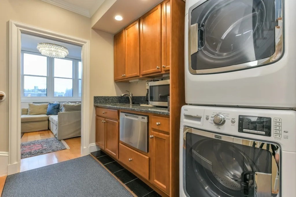 214 Beacon PH