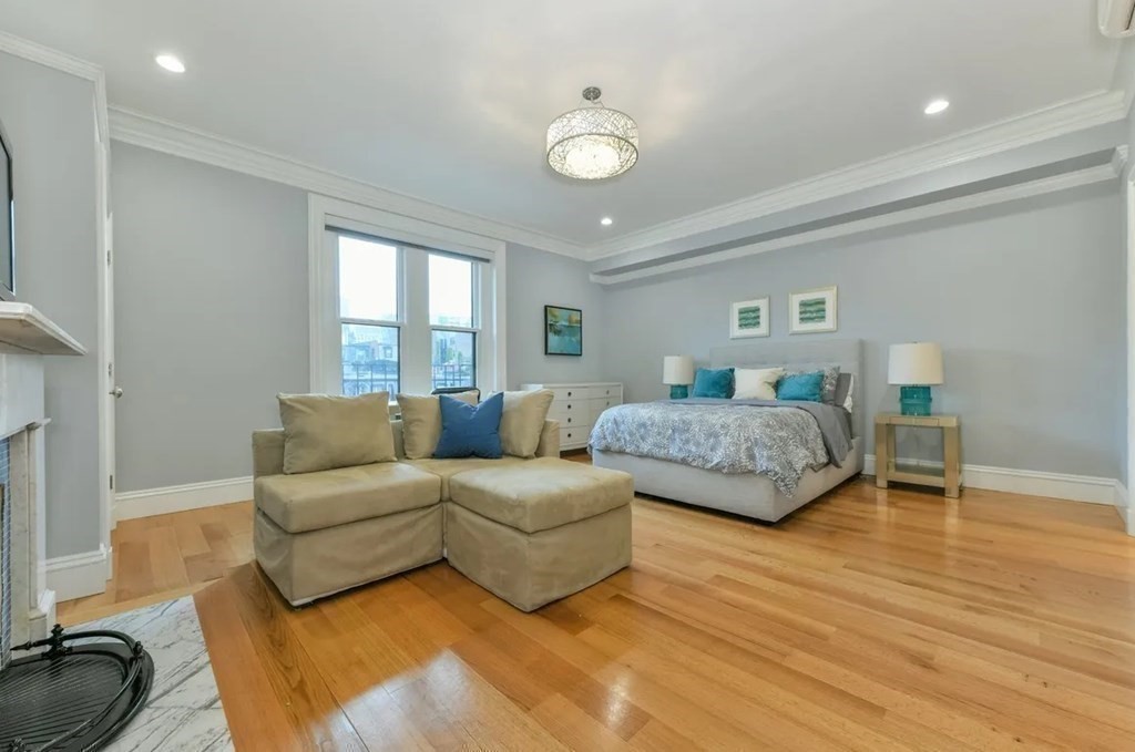 214 Beacon PH
