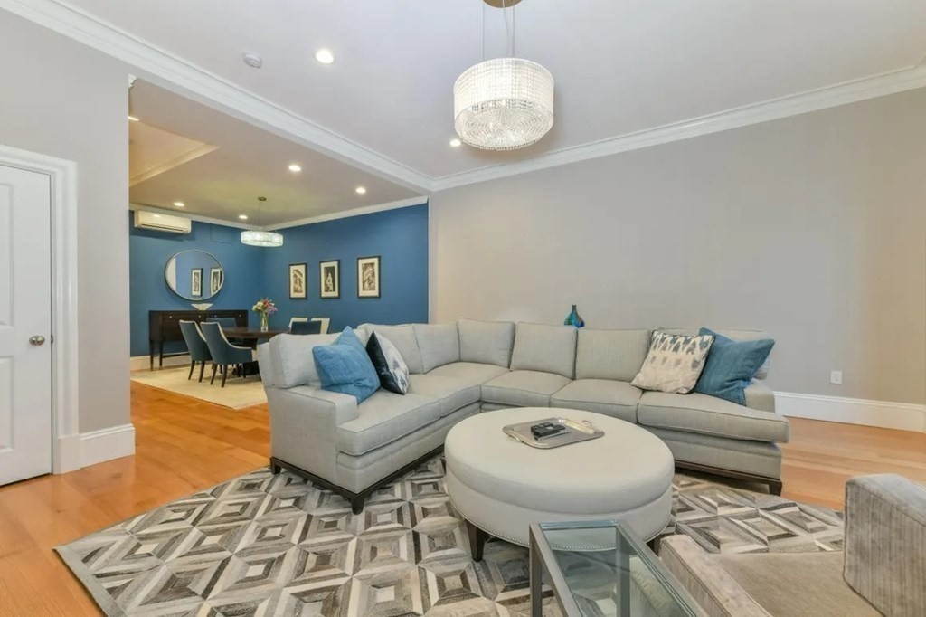 214 Beacon PH
