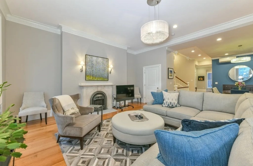 214 Beacon PH